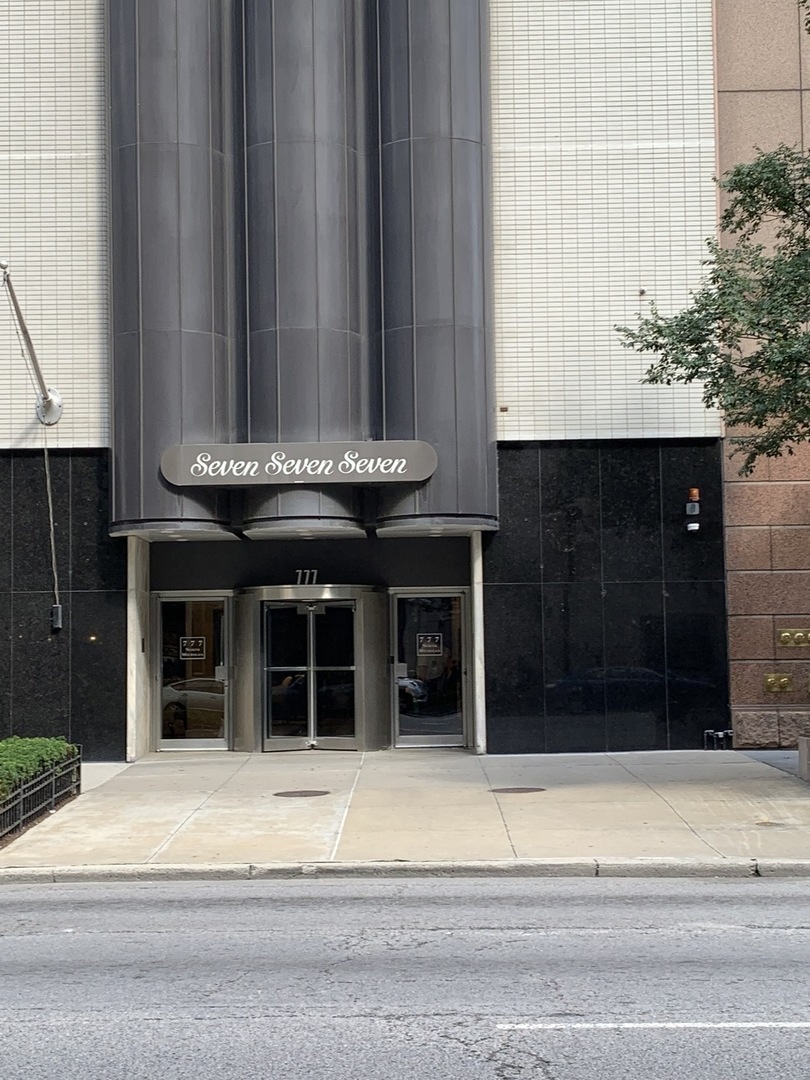 Property Photo: 777 N Michigan Avenue 908 IL 60611