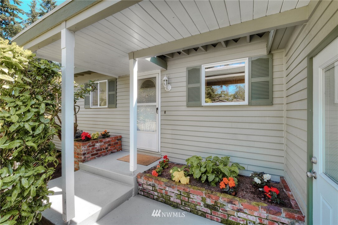 Property Photo: 3216 180th Place SW WA 98037