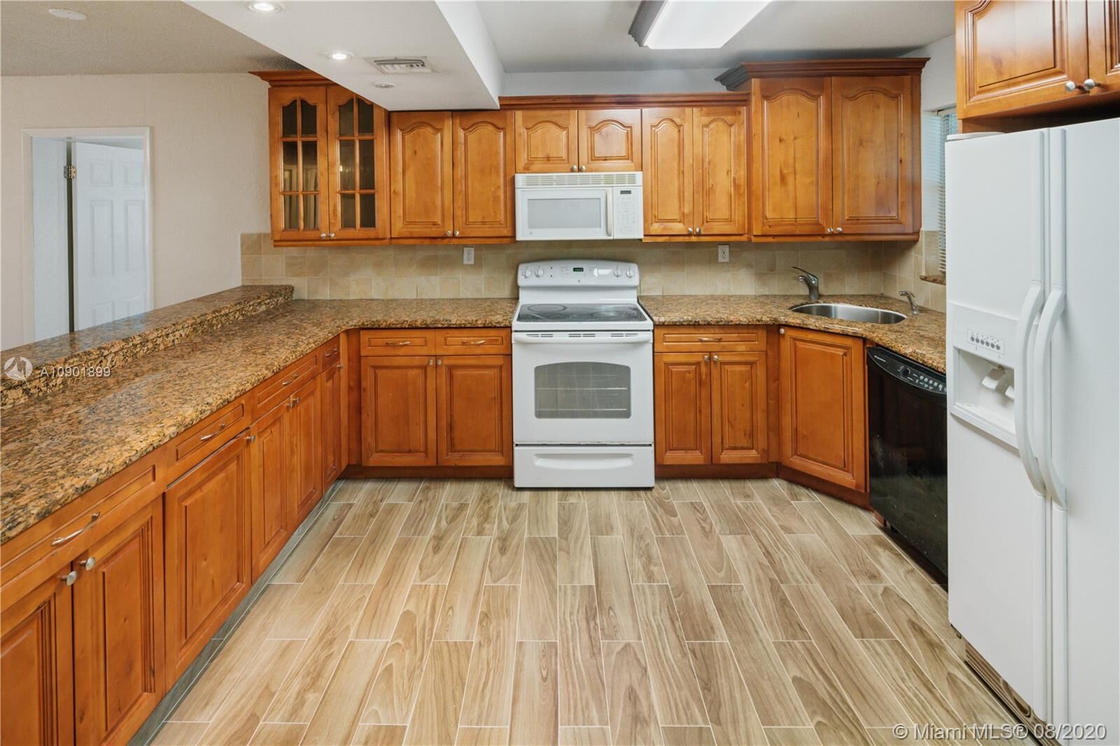 Property Photo:  8509 Old Country Mnr 308  FL 33328 
