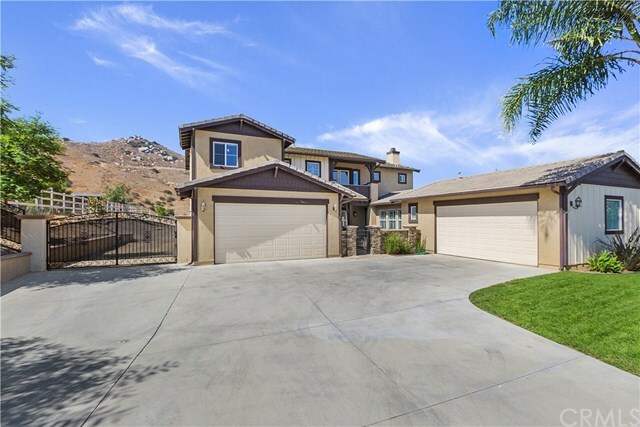 Property Photo:  180 Wild Horse Lane  CA 92860 