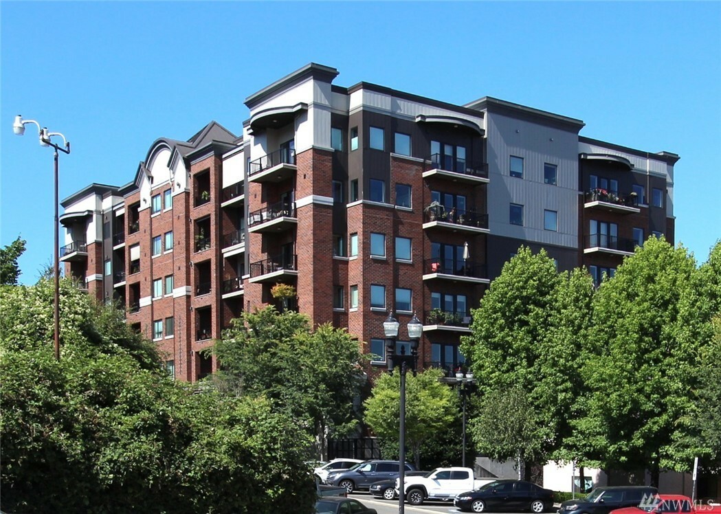 Property Photo: 505 Broadway 502 WA 98402