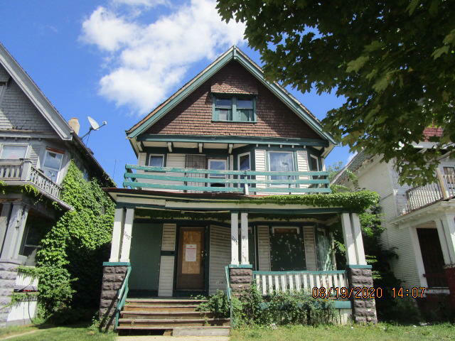 Property Photo: 2450 N 39th St 2452 WI 53210