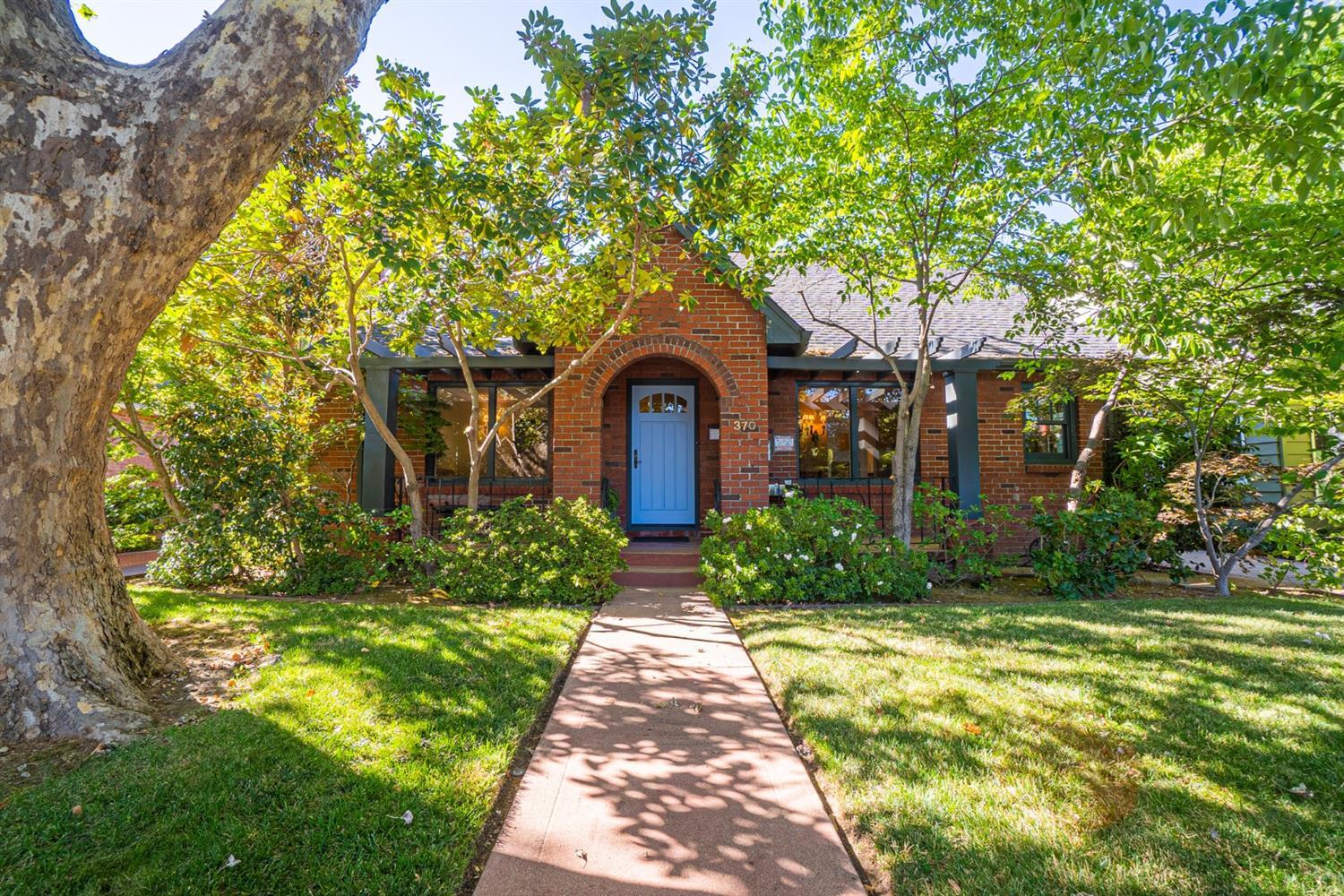 Property Photo:  370 36th Way  CA 95816 