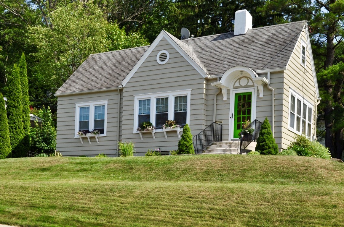 Property Photo:  8 Penston Road  NY 13903 