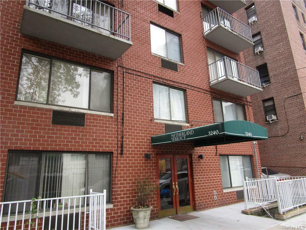 Property Photo:  3240 Netherland Avenue 4A  NY 10463 