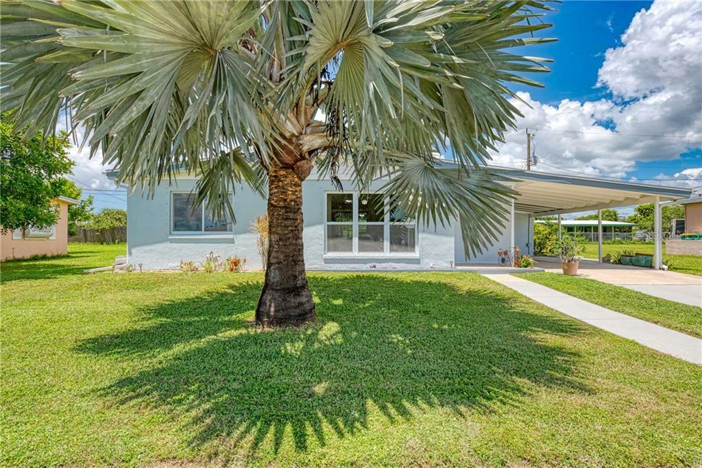 Property Photo:  21458 Gladis Avenue  FL 33952 