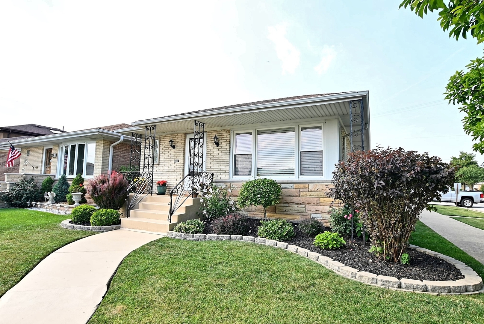 Property Photo:  7500 W Gunnison Street  IL 60706 