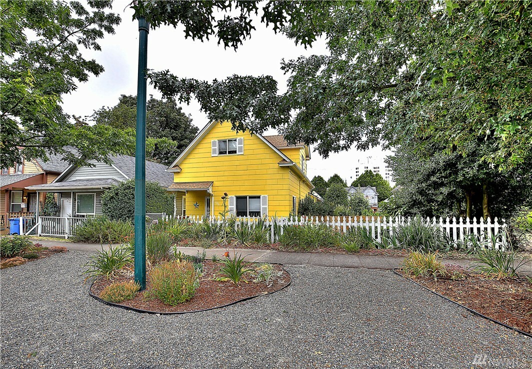 Property Photo:  1707 S L St  WA 98405 