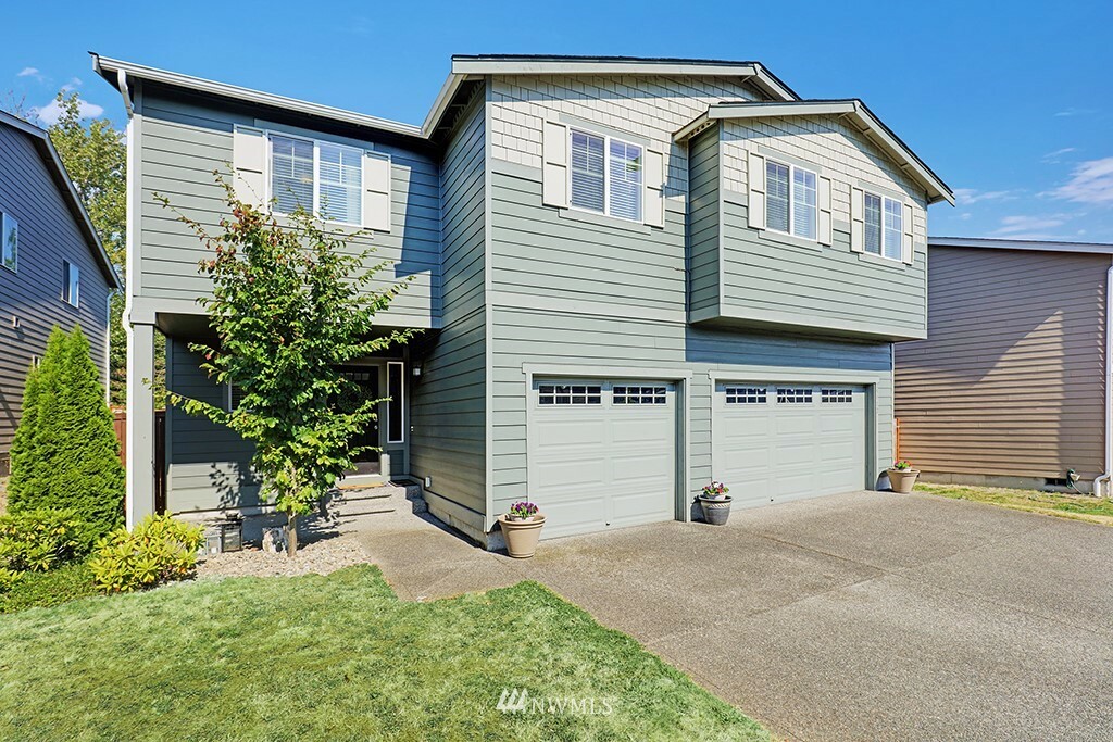 Property Photo:  25912 35th Place S  WA 98032 