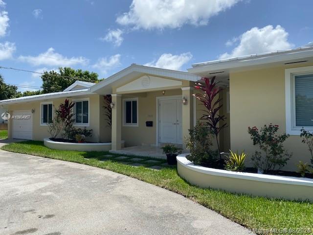 Property Photo: 15620 SW 77th Ct FL 33157