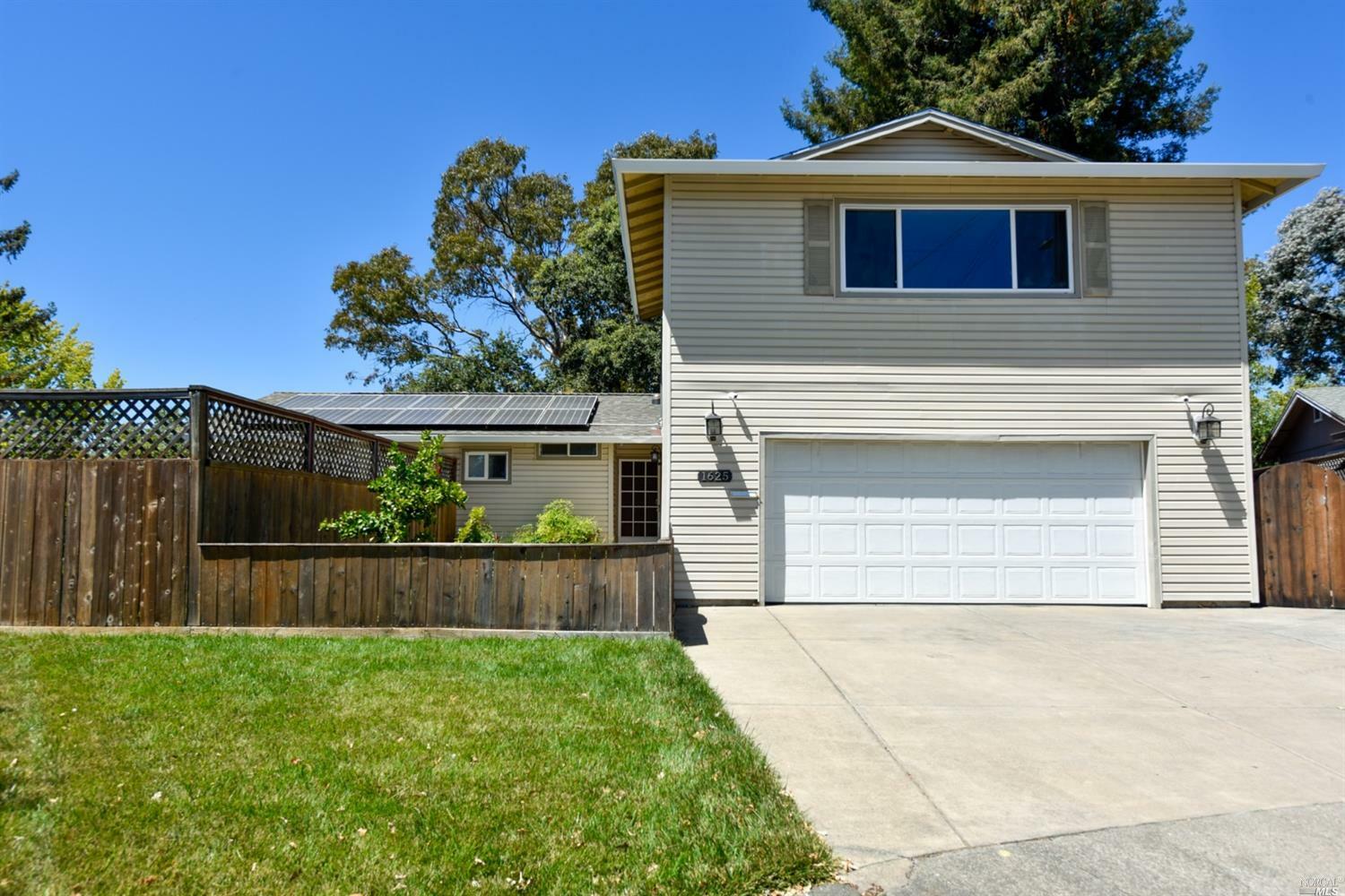 Property Photo: 1625 Nancy Court CA 95401