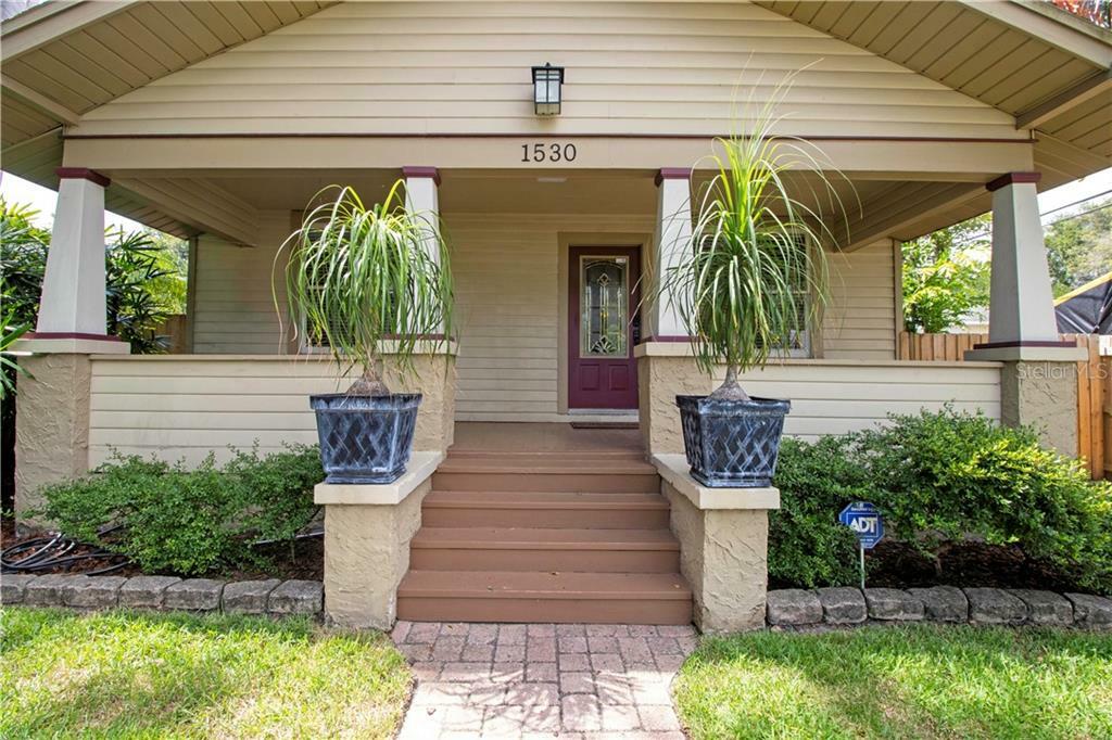 Property Photo: 1530 21st Avenue N FL 33704