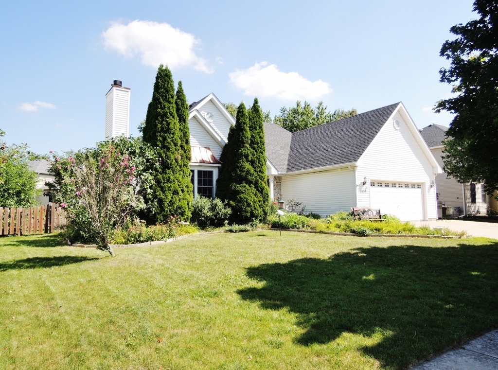 Property Photo: 1436 Clear Drive IL 60490