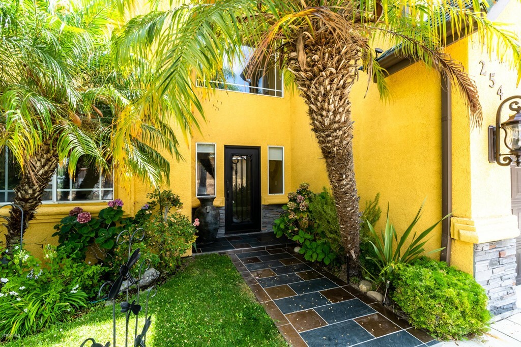 Property Photo:  254 Canyon Road  CA 91320 