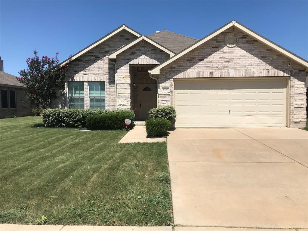 Property Photo: 8109 Lost Canyon Trail TX 76002