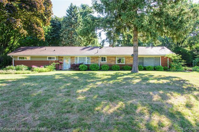 Property Photo: 2951 Acorn Rd MI 48302