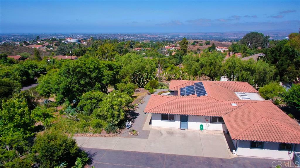 Property Photo: 2110 Camino Cantera CA 92084