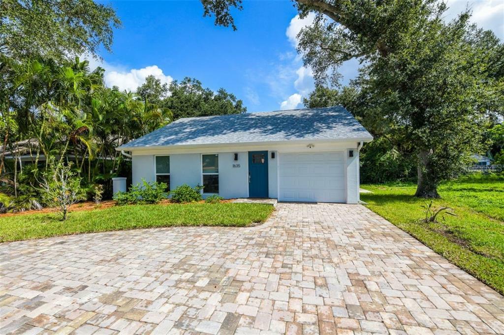 Property Photo:  1635 Siesta Drive  FL 34239 