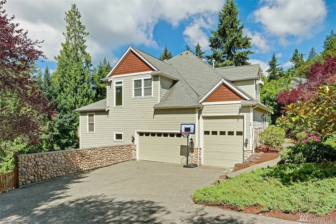 Property Photo:  17129 SE 100th St  WA 98059 