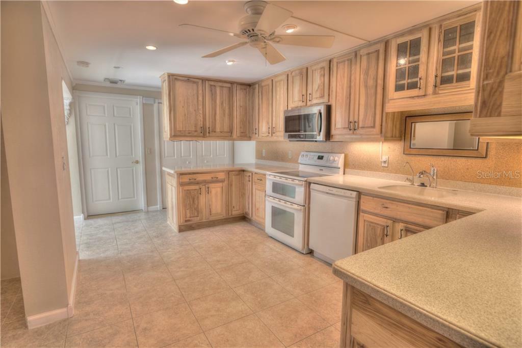 Property Photo:  448 Meadowood Boulevard  FL 32730 