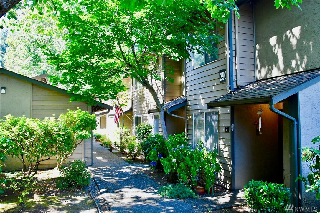 Property Photo: 290 Newport Wy NW A-3 WA 98027