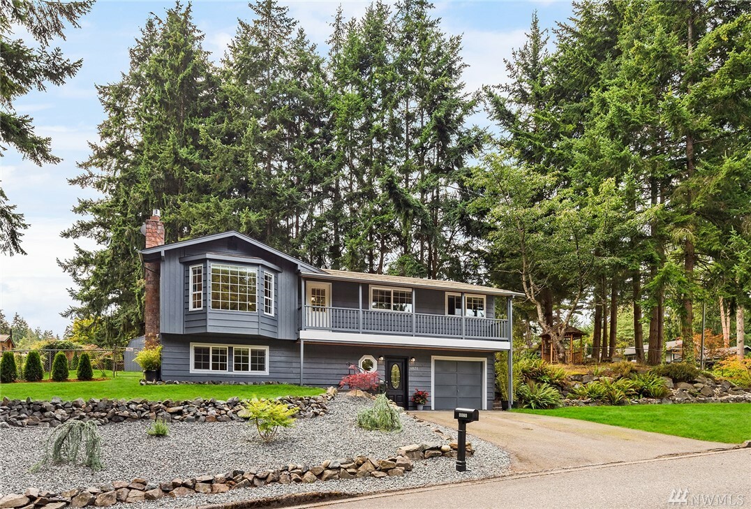 Property Photo:  6020 148th Place SW  WA 98026 