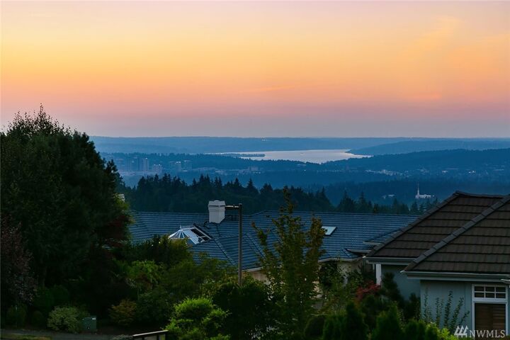 Property Photo:  5986  169th Avenue SE  WA 98006 