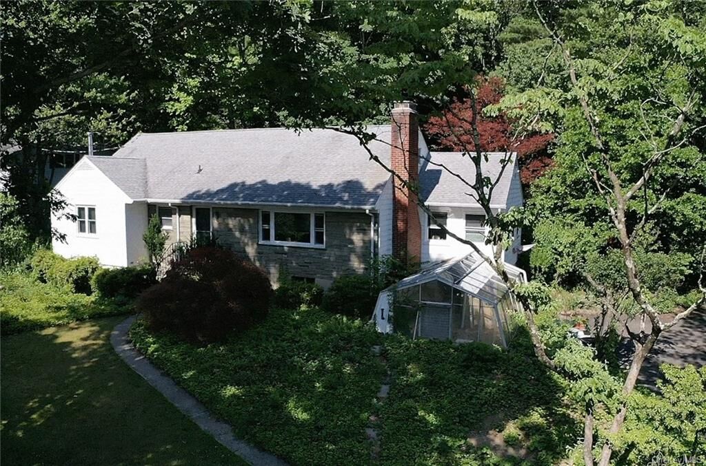 Property Photo: 1652 Morningview Drive NY 10598