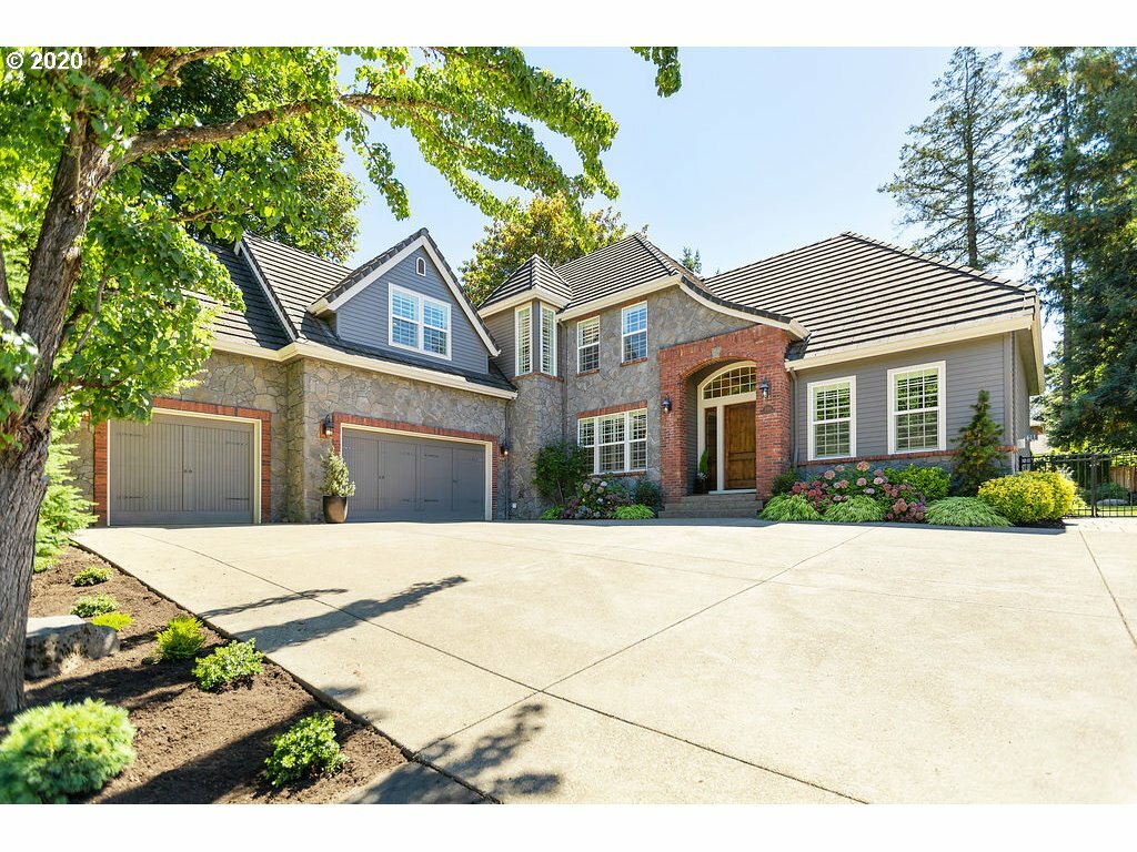 Property Photo:  2510 Wembley Park Rd  OR 97034 