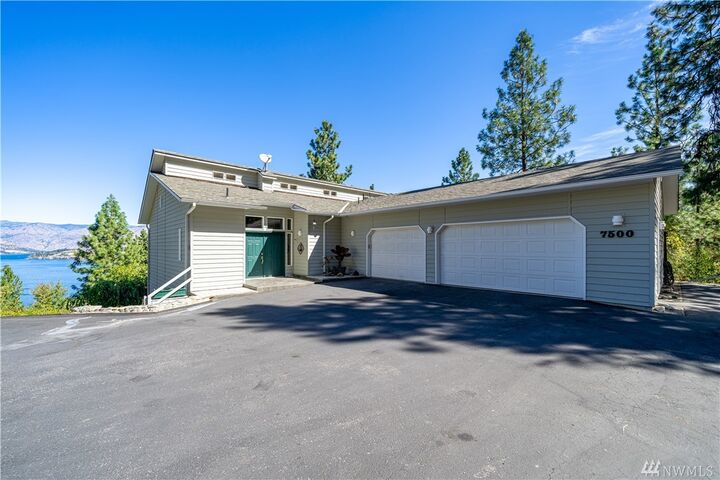 7500  Upper Ridge Road  Chelan WA 98816 photo