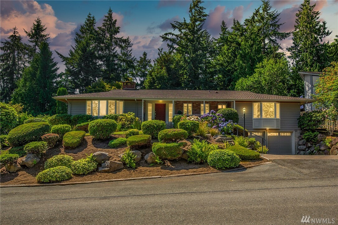 19205 46th Ave NE  Lake Forest Park WA 98155 photo