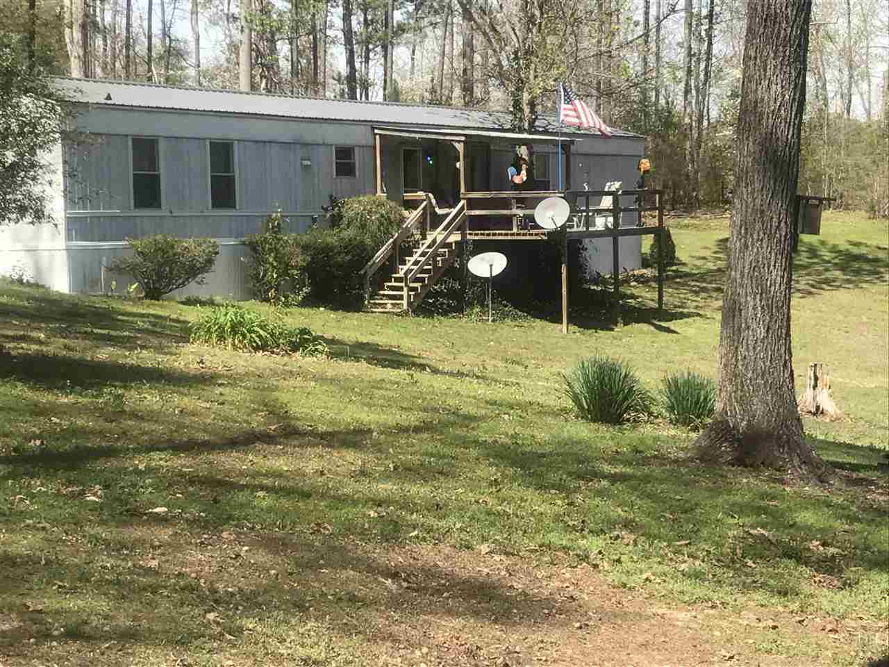 Property Photo:  427 Cedarfield Rd  TN 38366 