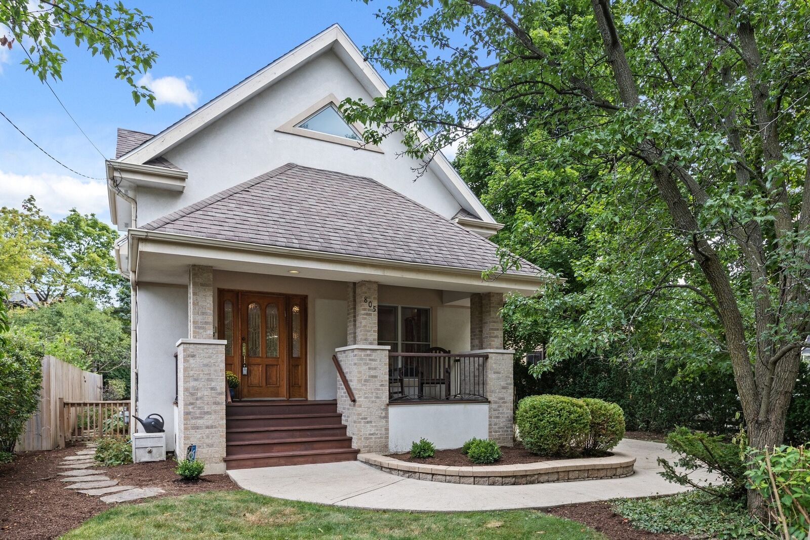 Property Photo:  805 Vernon Avenue  IL 60022 