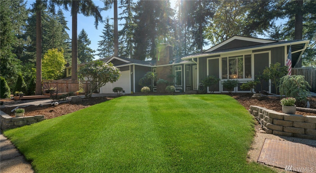 Property Photo:  10211 167th Place NE  WA 98052 