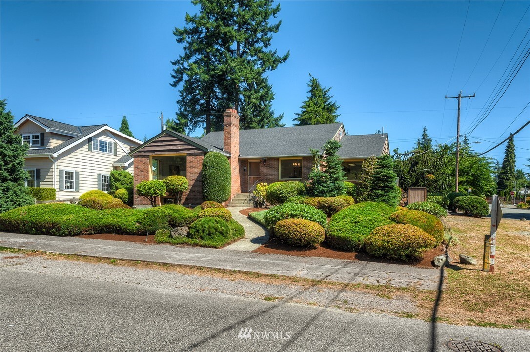 Property Photo:  13202  4th Avenue NW  WA 98177 