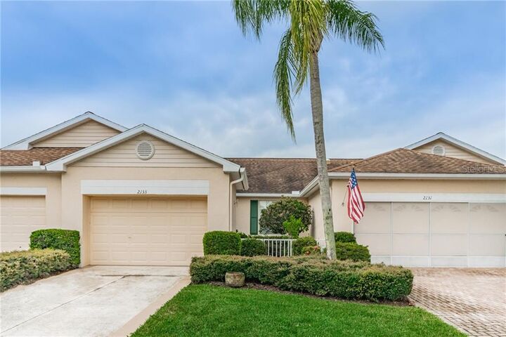 Property Photo: 2133 Nantucket Drive 10 FL 33573