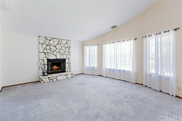 Property Photo:  425 Veada Avenue  CA 93555 