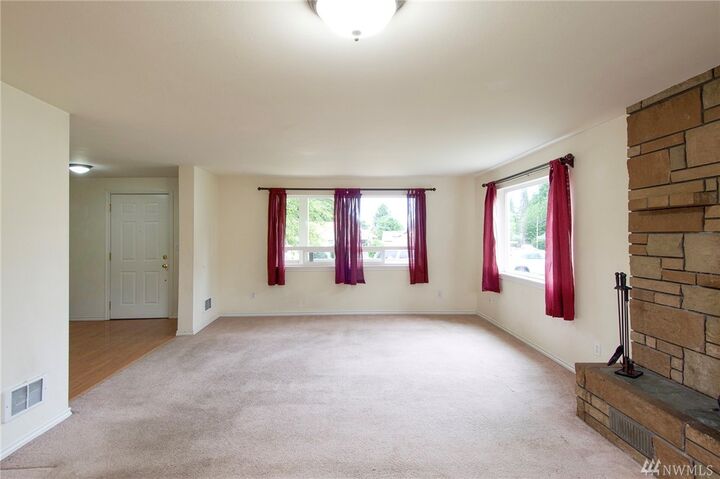 Property Photo: 530 E 4th Street WA 98362