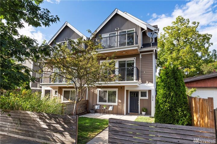 1314 N 88th St  Seattle WA 98103 photo
