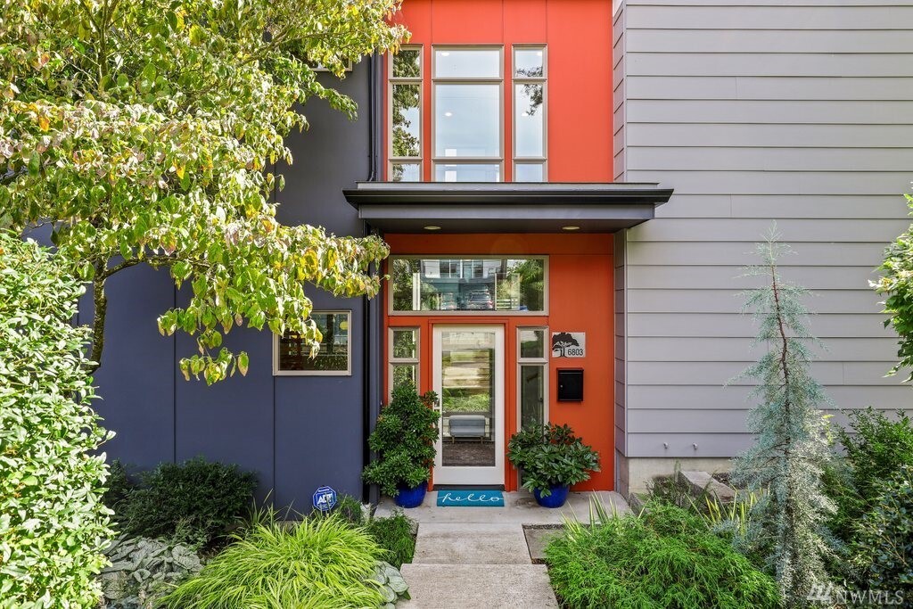 Property Photo:  6803  Seward Park Avenue S  WA 98118 