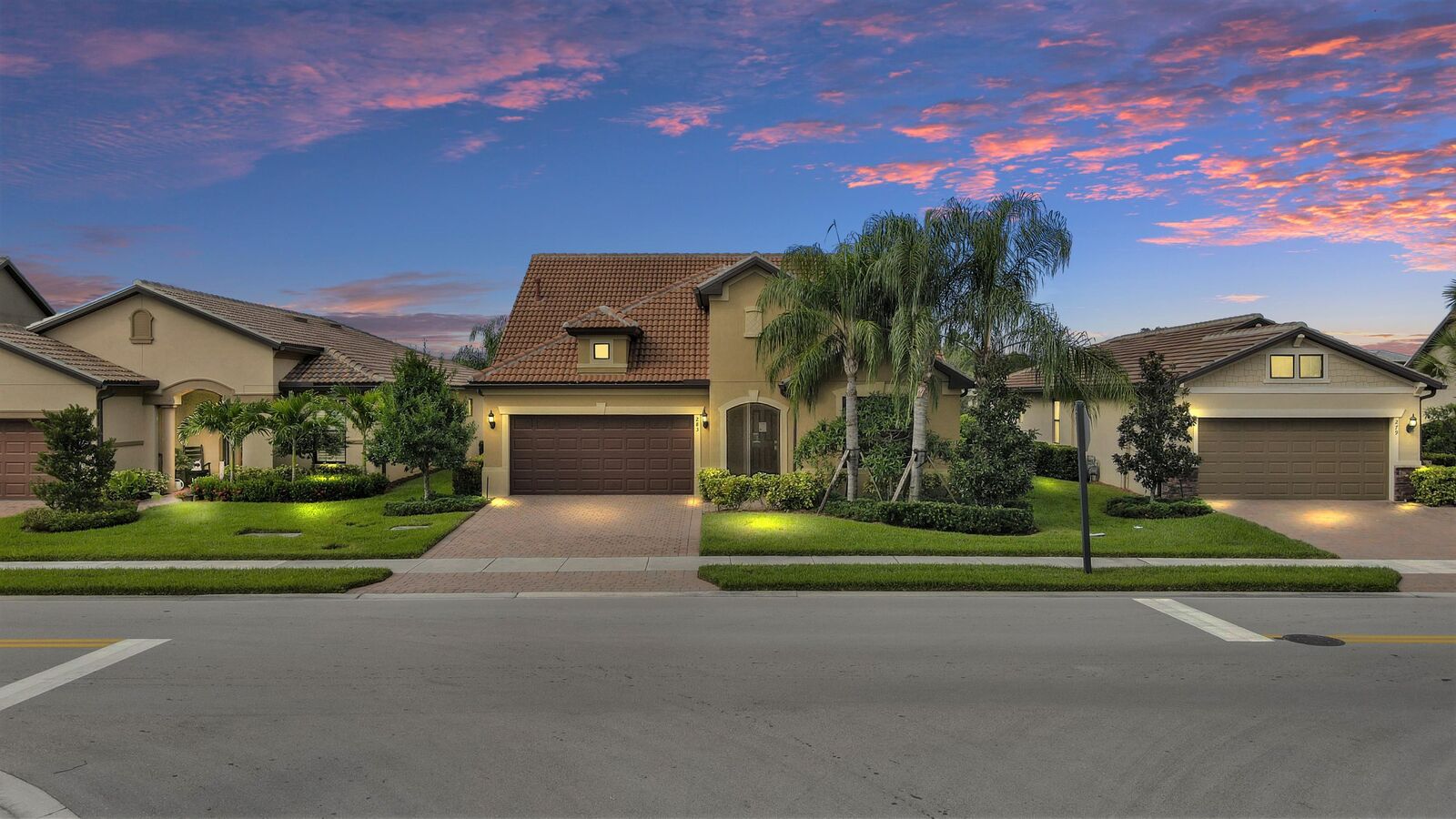 Property Photo: 283 SE Courances Drive FL 34984