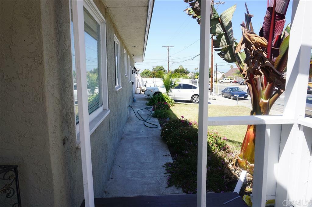 Property Photo: 405 Moss CA 91911