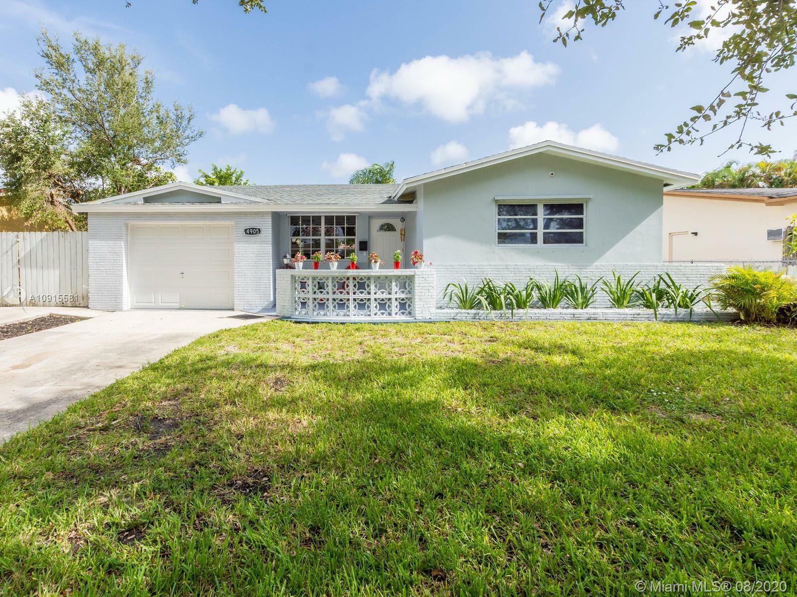 Property Photo:  4905 Johnson St  FL 33021 