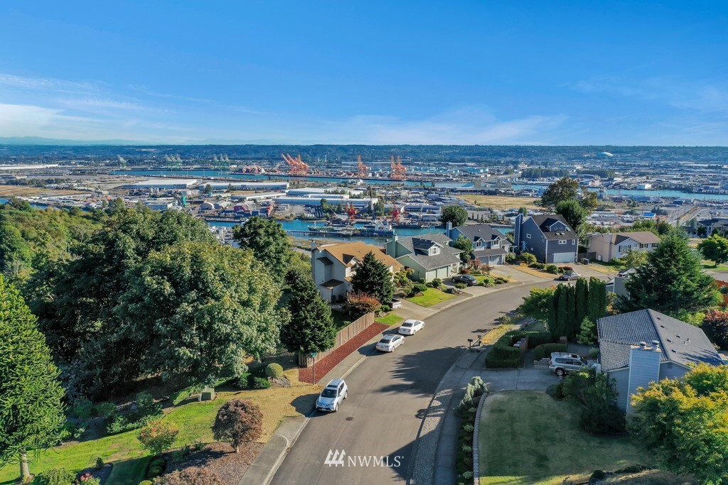 Property Photo: 3019 45th Avenue NE WA 98422
