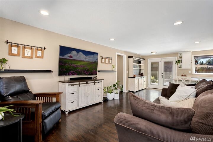 Property Photo:  18555  SE 244th Pl  WA 98042 