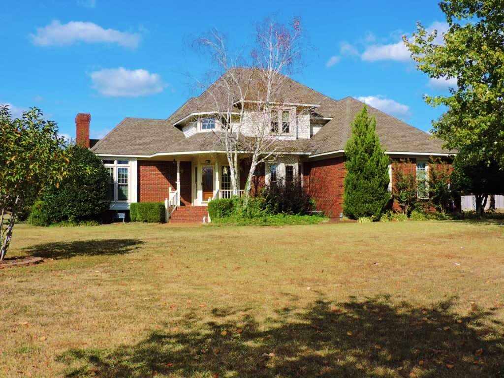 Property Photo:  65 Country Oak Drive  TN 38343 