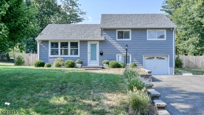 Property Photo:  5 Riker Hill Rd  NJ 07039 