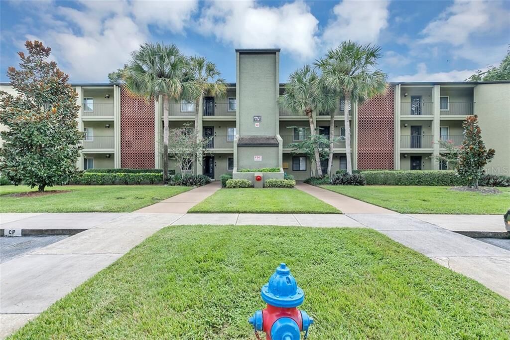 Property Photo: 3 Escondido Circle 11 FL 32701