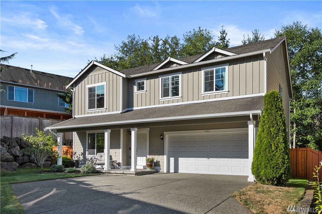 Property Photo: 11818 59th Drive SE WA 98296