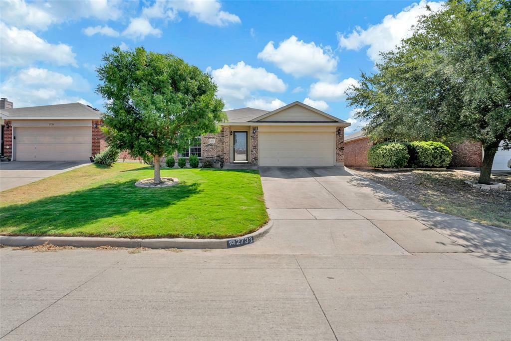 Property Photo:  2733 Briscoe Drive  TX 76108 